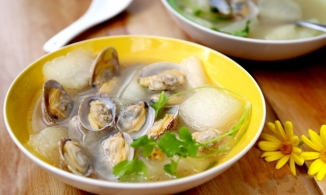 Cách làm canh bí nấu ngao cực ngon cho bữa ăn mùa hè