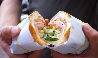 4 tiệm bánh mì ngon tiếng 'đắt xắt ra miếng', ngon chắng kém bánh mì Huỳnh Hoa