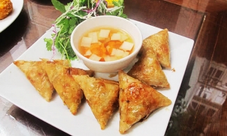 Cách gói nem hình tam giác đang trend trên tiktok cho mâm cơm Tết thêm lạ