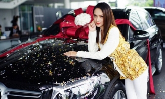 Bộ sưu tập xe hơi vài chục tỷ của Hương Giang ở tuổi 29