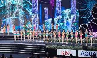 Thí sinh Hoa hậu Việt Nam 'bỏng mắt' trong phần thi áo tắm