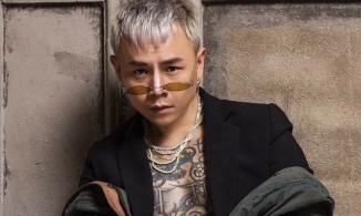 Giám khảo Rap Việt và dàn sao nam chuộng đeo trang sức