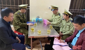 Vào Hà Tĩnh cứu trợ, đoàn từ thiện bị quán bún ở Hà Tĩnh chém giá gấp rưỡi 