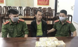 Nghệ An: Bắt bác sĩ người Lào mang 5 kg ma túy vào Việt Nam
