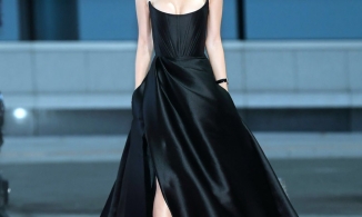 Sao nữ châu Á diện váy đen khí chất