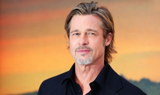 Tài tử Brad Pitt chia tay bạn gái người mẫu có chồng