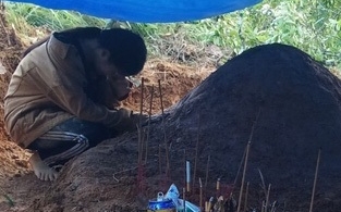 Về Trà Leng tìm cha mẹ, nữ sinh lớp 11 gục ngã bên 2 nấm mồ