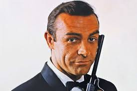 'James Bond' Sean Connery qua đời ở tuổi 90