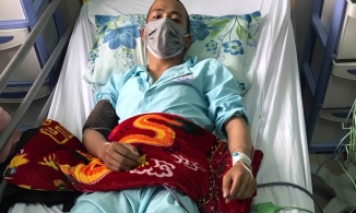 Quảng Trị: Nam thanh niên nhập viện sau 2 tuần đi trao quà cứu trợ liên tục