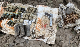 An Giang: Đang cuốc đất trồng rau thì phát hiện súng và hàng trăm viên đạn