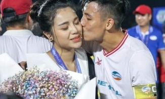 Nhân cơ hội vô địch V.League, Bùi Tiến Dũng và bạn gái 'gương vỡ lại lành'