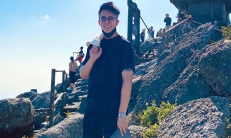 Đăng ảnh tại Yên Tử, Matt Liu ngầm khẳng định luôn ở cạnh Hương Giang 