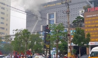 Nghệ An: Cháy lớn tại khách sạn cao tầng, nhân viên chạy tán loạn