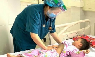 Phú Thọ: Bé trai 2 tuổi nguy kịch vì uống nhầm thuốc trừ sâu