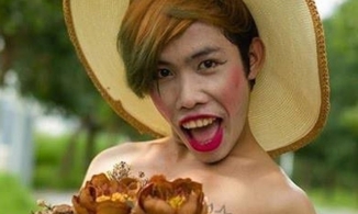 Cuộc sống hiện tại của hiện tượng mạng 'Công chúa Thủy tề' Tùng Sơn