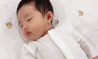 Đông Nhi lần đầu công khai ảnh cận mặt con gái, trộm vía rất xinh xắn