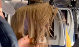 Cô gái ghế sau 'xử đẹp' chị gái ghế trước xõa tóc kém duyên trên máy bay