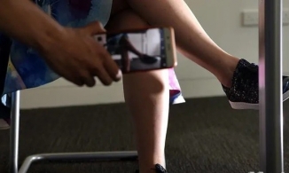 Singapore: Bác sĩ bị bắt vì quay lén dưới váy hơn 480 phụ nữ