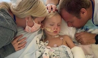 Bé trai 3 tuổi bị mất hai chân vì loại vi khuẩn hiếm gặp