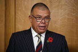 Chân dung vị chuyên gia gốc Việt được người dân Anh tin tưởng trong đại dịch Covid-19