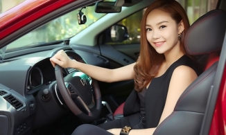 Nhân tướng học: Phong cách cầm vô lăng xe hơi hé lộ bí mật thầm kín của bạn