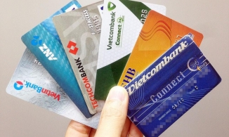 Các ngân hàng sắp dừng phát hành thẻ từ