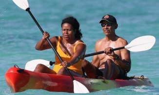 Vợ chồng Obama bị chỉ trích khi đi nghỉ dưỡng sang chảnh giữa mùa dịch