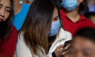 Hậu đám cưới, Viên Minh lần đầu tới sân cổ vũ Công Phượng