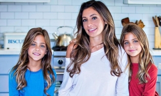 Nhan sắc của bộ ba mẹ con xinh đẹp nhất thế giới