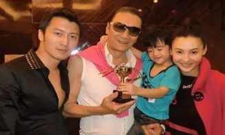 Chia tay Vương Phi, Tạ Đình Phong đón 4 mẹ con Trương Bá Chi về nhà ăn Tết?