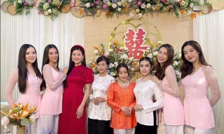 Hình ảnh đầu tiên tại đám cưới Á hậu Thúy An: Tiểu Vy, Mỹ Linh xinh xắn trong trang phục áo bà ba