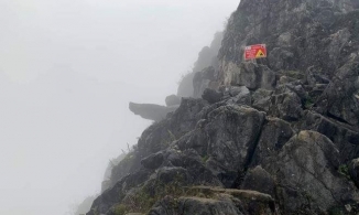 Sức khỏe hiện tại của du khách rơi từ mỏm đá ở đèo Mã Pì Lèng ra sao?