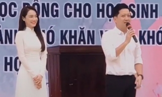 Nhã Phương diện áo dài trắng thướt tha cùng Trường Giang về thăm trường cũ