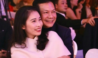 Dân tình 'đỏ mặt' trước khoảnh khắc Shark Hưng tình tứ với vợ Á hậu