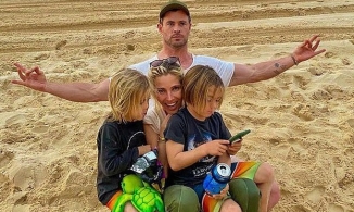 Nam tài tử Chris Hemsworth du lịch cùng vợ trước khi trở lại phim trường