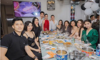 Lệ Quyên công khai đưa tình trẻ Lâm Bảo Châu đi tiệc thân mật cùng bạn bè