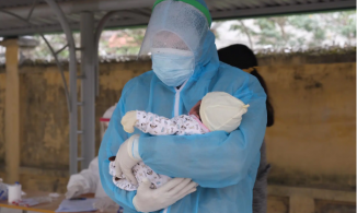 Em bé 21 ngày tuổi ở Hải Dương nhiễm Covid-19 vì có bố là F0