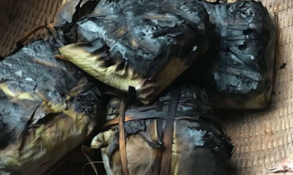 Mê xem review phim, thanh niên 'mất Tết' vì món 'bánh chưng nướng'