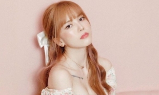 Ngay đêm Giao thừa, Thiều Bảo Trâm tung tin nhắn với 'người đặc biệt'