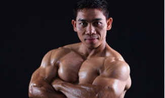 Lực sĩ  Phạm Văn Mách ngoại tình kiêm luôn lừa đảo chiếm đoạt tài sản