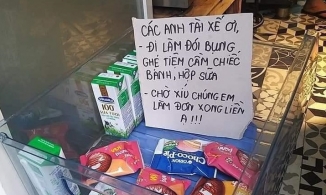 Chủ quán làm ấm lòng anh em tài xế: 'Đi làm đói bụng, ghé tiệm cầm chiếc bánh, hộp sữa'
