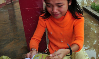 Gặp lại cô bé khóc nghẹn bên đống sách vở ướt mèm do bão lũ 11 năm trước 