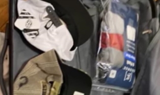 Người thân tiết lộ món đồ kỷ niệm trong chiếc vali của cố ca sĩ Vân Quang Long