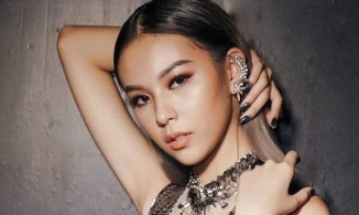 Phí Phương Anh đi du xuân với bạn trai giàu có, khoe thân hình khó rời mắt