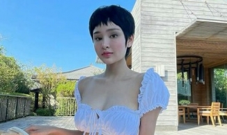 Hiền Hồ gia nhập đường đua bikini sau Tết 'mặt học sinh, body phụ huynh' 