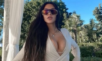 Hậu ly hôn, Kim Kardashian nóng bỏng hơn dù đã U40