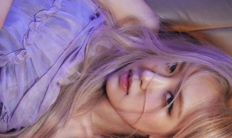 Vừa debut, Rosé vượt mặt BLACKPINK, phá kỷ lục pre-order chỉ trong 12 tiếng