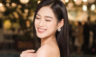 Đỗ Thị Hà khoe đôi chân 1m11 trong chiếc quần short ngắn củn đi chơi tối