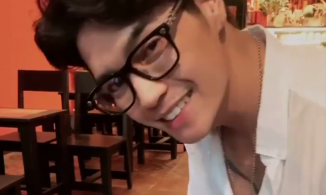 Chỉ chơi đùa với chó cưng, Huy Trần 'đốn tim' chị em với vẻ đẹp 'chuẩn nam thần'