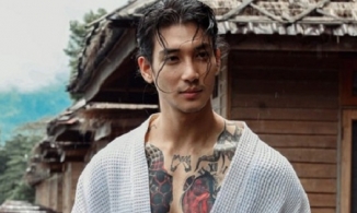 Tích cực biểu tình, 'nam thần Myanmar' Paing Takhon bị 50 binh sĩ bắt giữ